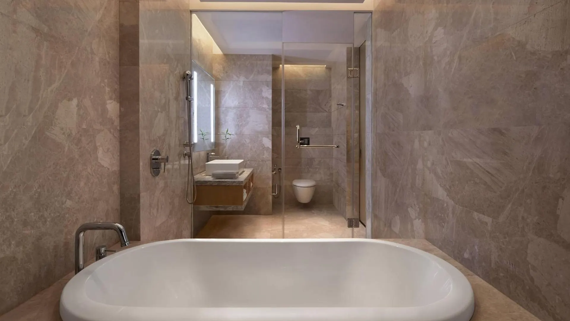 Renaissance Dhaka Gulshan Hotel 5*,