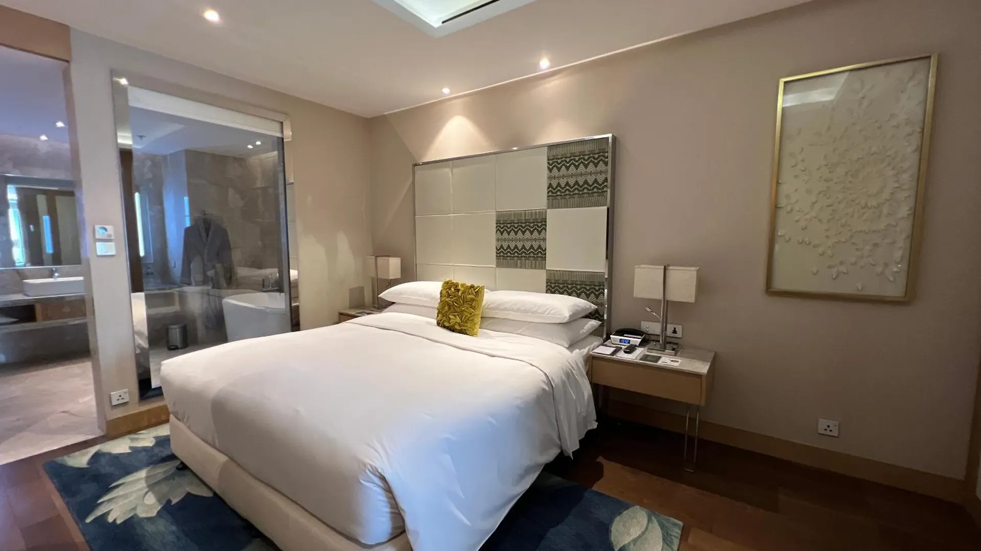 Renaissance Dhaka Gulshan Hotel