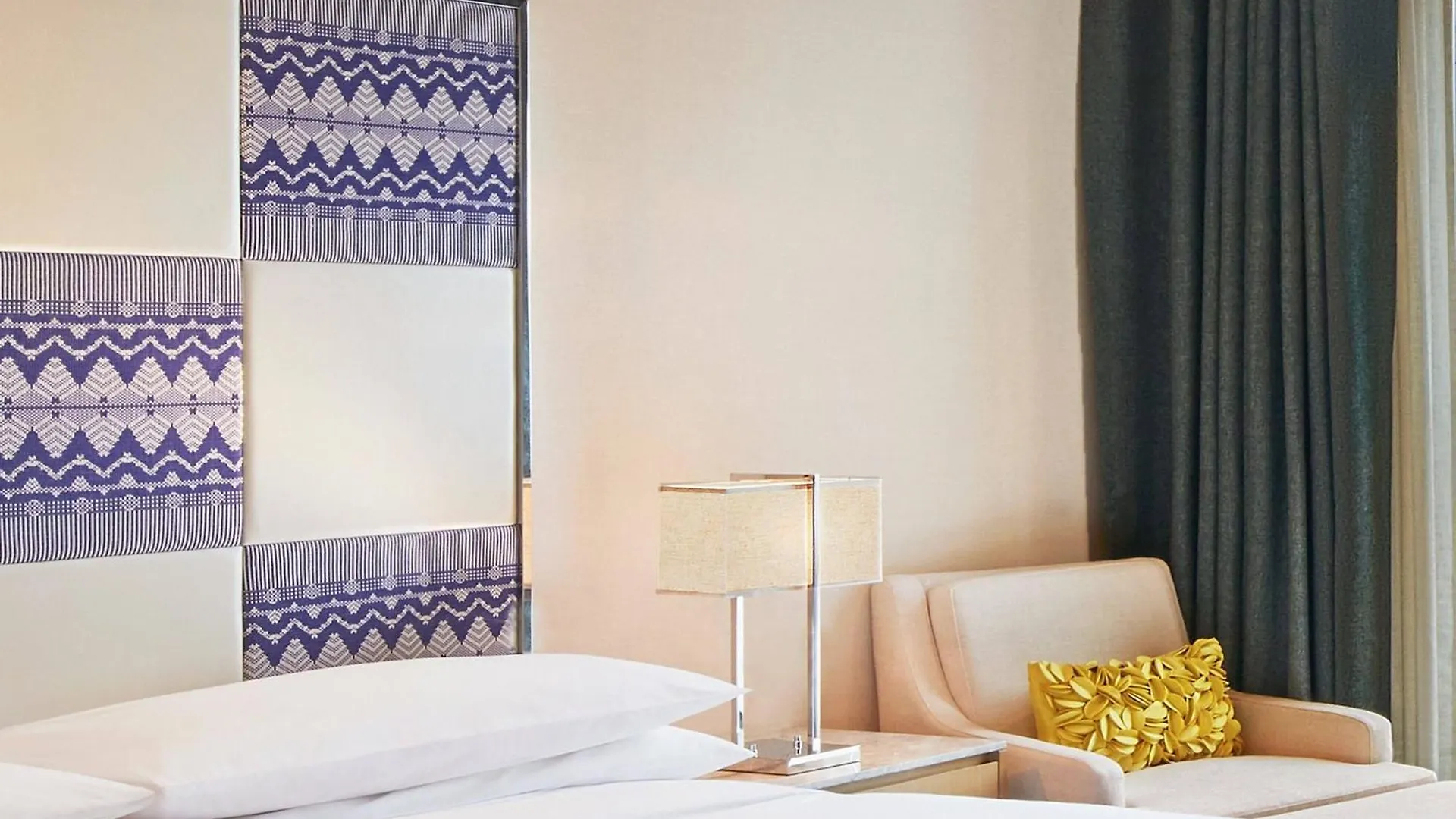 Renaissance Dhaka Gulshan Hotel 5*,