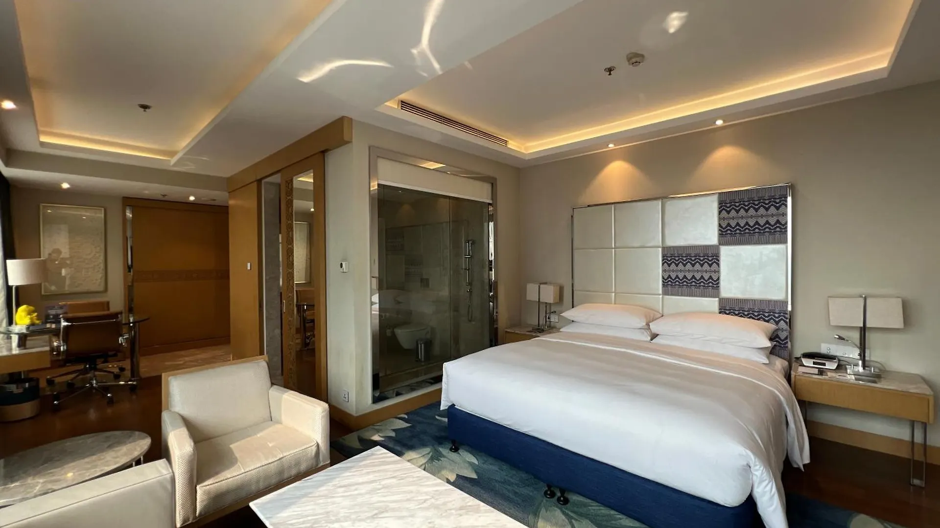 Renaissance Dhaka Gulshan Hotel 5*,  Bangladesh